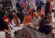 Photo of अयोध्या में श्रीरामलला के दरबार में योगी सरकार ने लगाई हाजिरी, मंत्री-विधायकों के साथ सीएम योगी ने किया दर्शन-पूजन