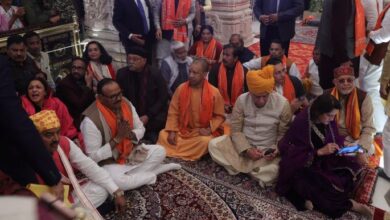 Photo of अयोध्या में श्रीरामलला के दरबार में योगी सरकार ने लगाई हाजिरी, मंत्री-विधायकों के साथ सीएम योगी ने किया दर्शन-पूजन