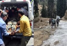 Photo of Jammu-Kashmir: सेना का वाहन गहरी खाई में गिरा, 10 जवानों की गई जान, 10 घायल