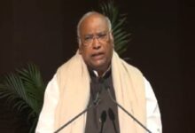 Photo of हमने महात्मा गांधी जी के नाम से मनरेगा शुरू किया था लेकिन ये सरकार इसे तबाह करने पर है तुली: खरगे