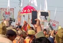 Photo of मौनी अमावस्या पर शंकराचार्य अविमुक्तेश्वरानंद का रथ संगम जाने से रोका, हुआ हंगामा