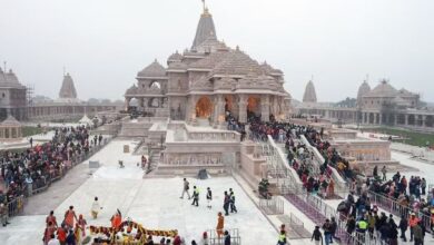 Photo of अयोध्या राम मंदिर में नमाज पढ़ने की कोशिश, रोकने पर की नारेबाजी, पुलिस ने हिरासत में लिया