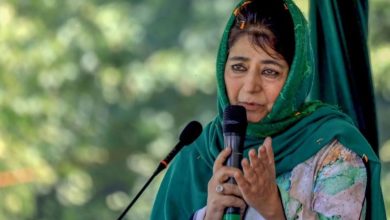 Photo of राष्ट्रीय ध्वज के अपमान मामले में PDP प्रमुख महबूबा मुफ्ती के खिलाफ शिकायत