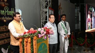 Photo of तकनीकी और एआई के दौर में साहित्य की भूमिका और अधिक महत्वपूर्ण: आनंद वर्द्धन