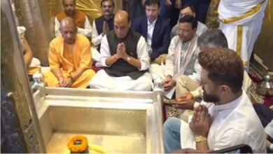 Photo of PM मोदी के जन्मदिन पर काशी में जुटे भाजपा और NDA के दिग्गज, बाबा विश्वनाथ से मांगा स्वस्थ जीवन का आशीर्वाद