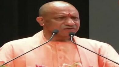 Photo of सैफई में महोत्सव और बर्मिंघम की बग्गी में उलझीं पिछली सरकारें, कारीगरों के बारे में सोचने की फुर्सत नहीं थी : योगी
