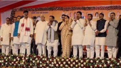 Photo of अखिलेश यादव को बड़ा झटका, अभय सिंह समेत तीन नेताओं ने थामा BJP का दामन
