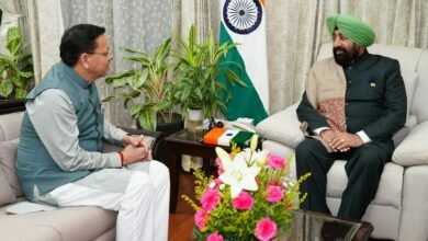 Photo of CM धामी ने राज्यपाल लेफ्टिनेंट जनरल गुरमीत सिंह (सेवानिवृत्त) से की भेंट