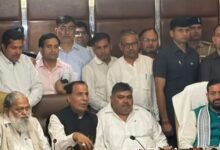 Photo of 45 घंटे बाद खत्म हुई बिजली कर्मचारियों की हड़ताल, CM सैनी-विज के साथ बैठक में बनी सहमति