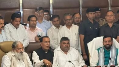 Photo of 45 घंटे बाद खत्म हुई बिजली कर्मचारियों की हड़ताल, CM सैनी-विज के साथ बैठक में बनी सहमति