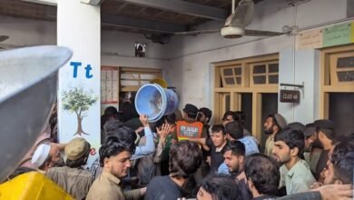 Photo of पाकिस्तान में स्कूल की छत गिरी, 28 बच्चों समेत 29 की मौत; 40 से ज्यादा घायल