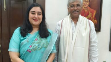Photo of त्रिवेंद्र रावत ने बांसुरी स्वराज से की भेंट, नवीन दायित्व पर दी शुभकामनाएं