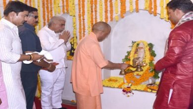 Photo of महर्षि वाल्मीकि आश्रम में सीएम योगी ने की पूजा-अर्चना, प्राचीन शिवलिंग और सीता कुटिया के भी किए दर्शन